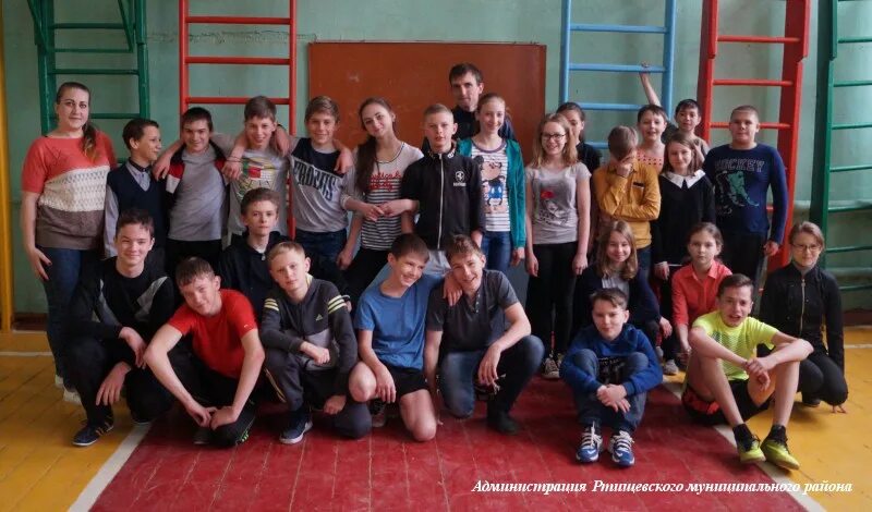 учителя физкультуры в школах екатеринбурга. учитель физкультуры 7 школа. шарыпово. учитель физической культуры. преподаватель физической культуры.