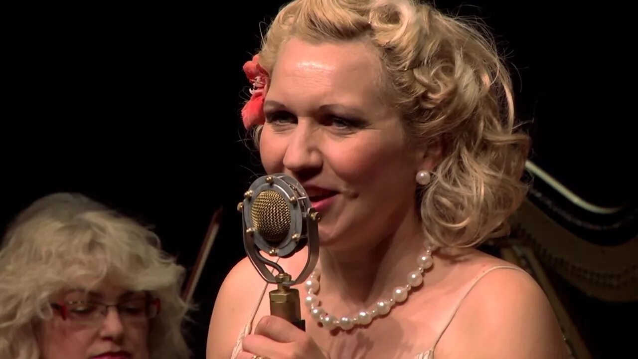 Gunhild carling. Гунхильд карлинг. gunhild carling - jul därhemma. гунхильд. карлинг видео.