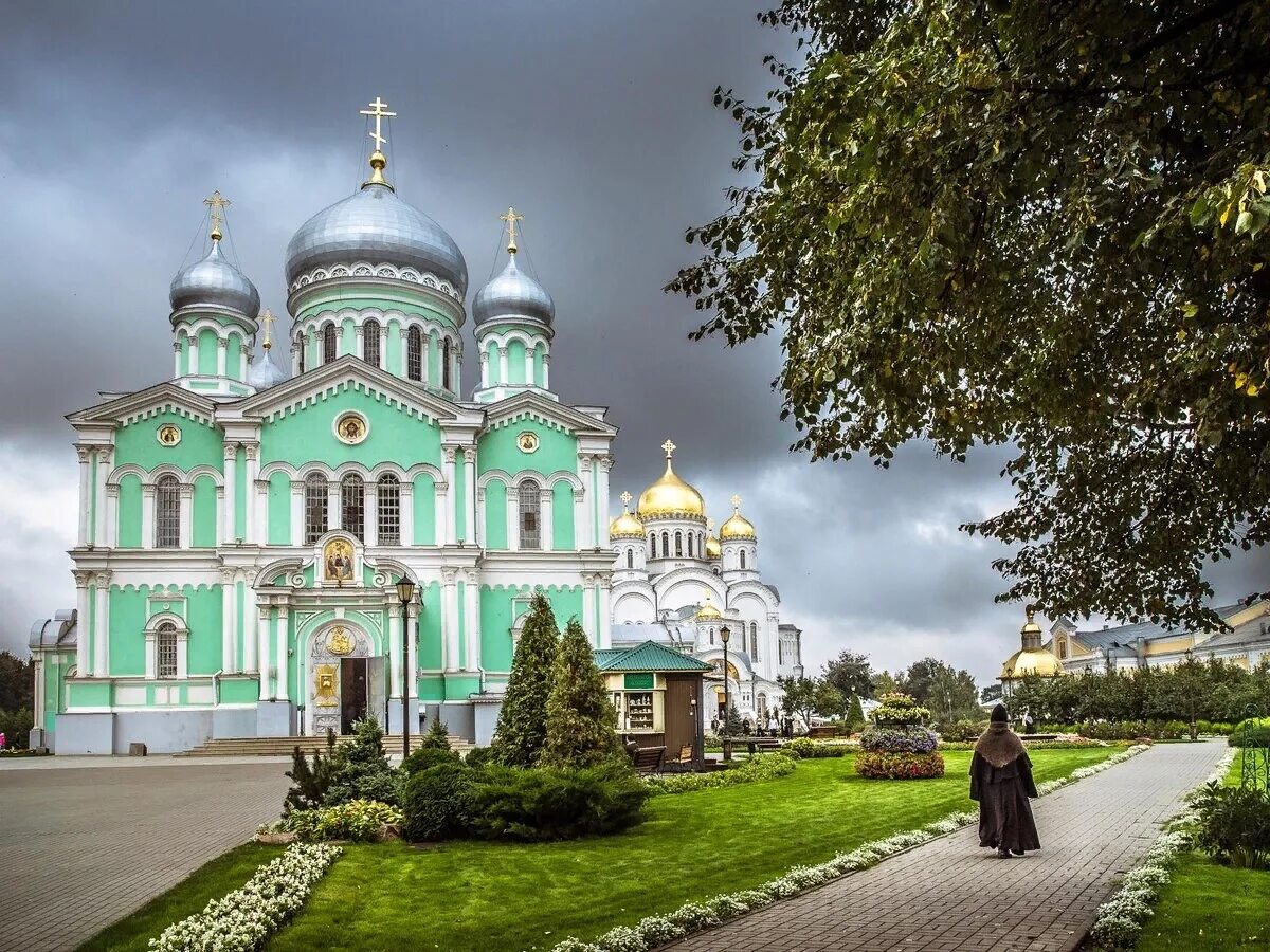 Серафимо-Дивеевский монастырь. Дивеево Свято Троицкий Серафимо Дивеевский монастырь.