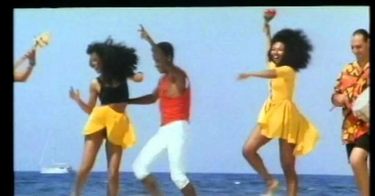Ламбада поет девушка. Группа каома. ламбада 1989. kaoma 90. kaoma worldbeat.