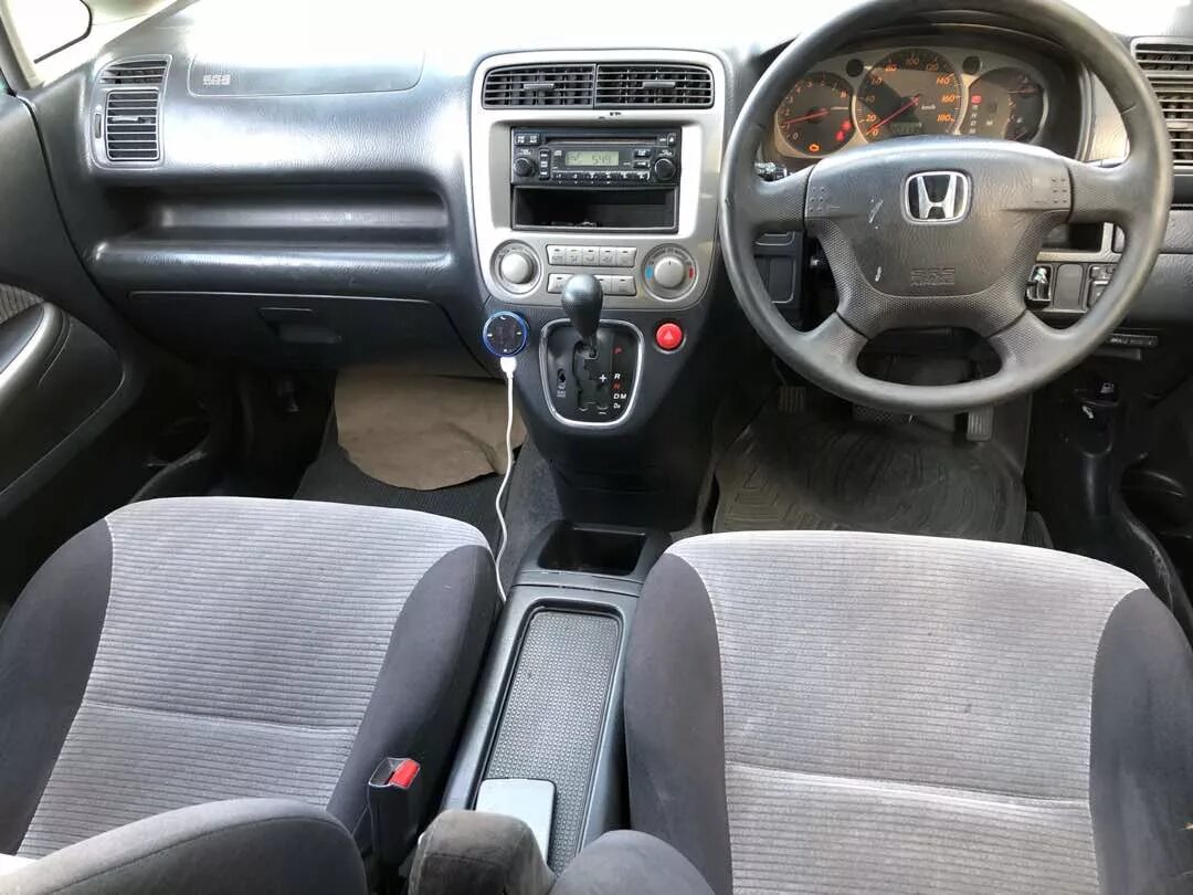 Стрим салон. Honda Stream 2001 салон. Honda Stream 2000 салон. Хонда стрим 2001 салон. Honda Stream 2001 1.7 Люкс.