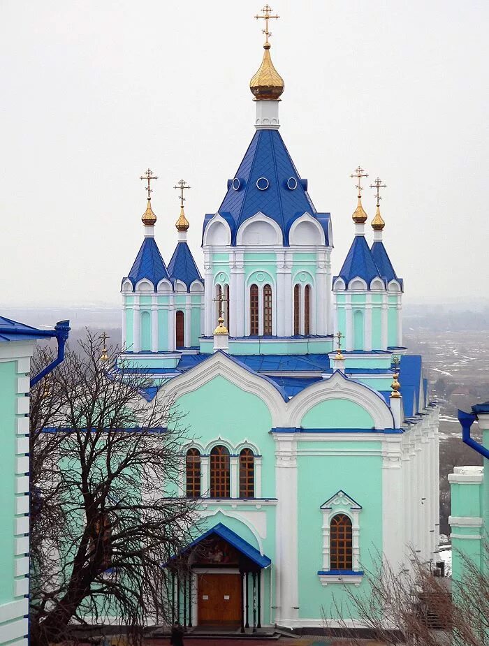 Монастырь курской коренной. Храм Рождества Пресвятой Богородицы Коренная пустынь. Коренная пустынь Курская область Церковь. Храм в Курске Коренная пустынь.