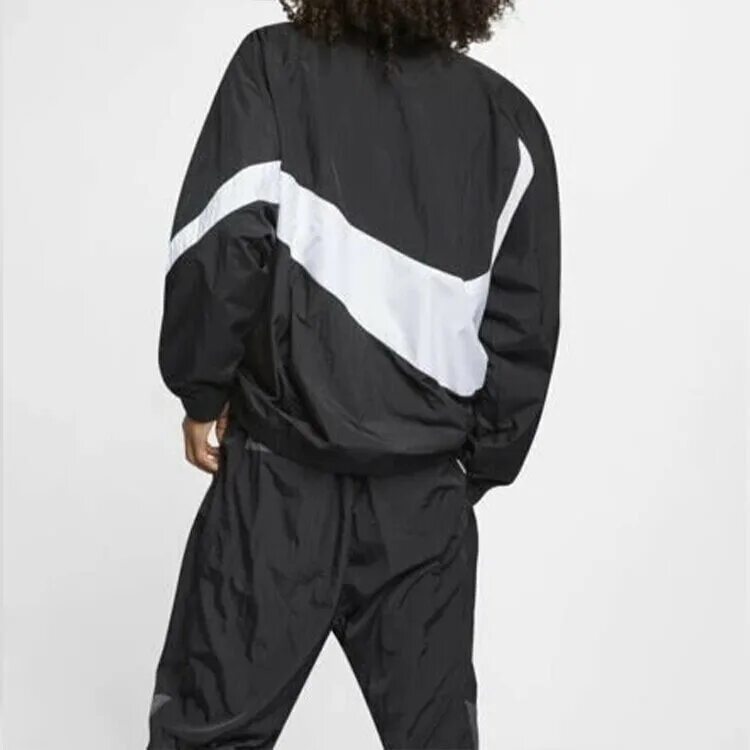 Nike woven jacket. Nike sportswear куртка женская. Nike sportswear woven jacket. Nike sportswear sport essentials. Nike sportswear big swoosh jacket.