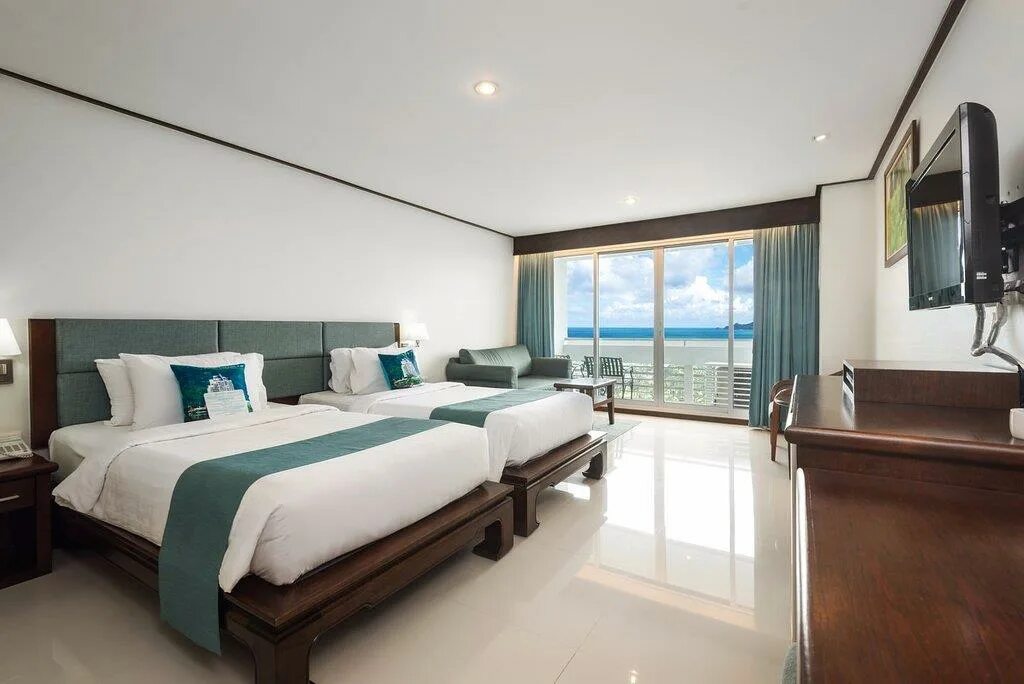 Andaman beach suites. Andaman Beach Suites 4*. Andaman Beach Suites Hotel 4 * Пхукет (Патонг). Андаман 5 звезд Пхукет отель. Андаман отель Пхукет букинга.