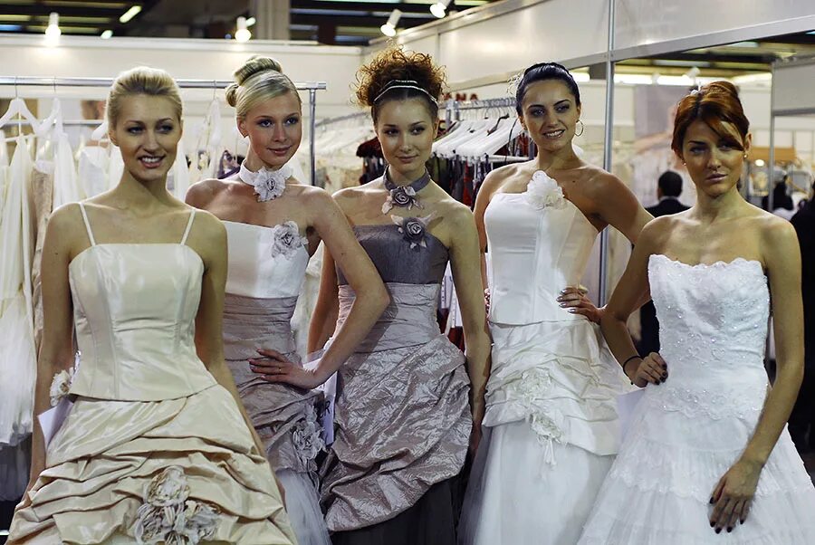 Выставка свадебных платьев. Тяк москва свадебные платья. выставка свадебных платьев в музее. свадебная мода 2007.