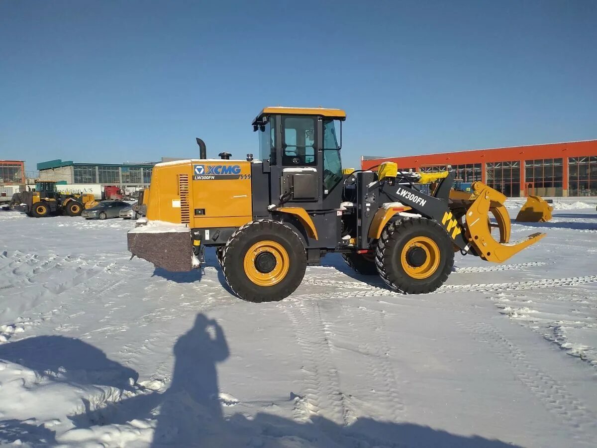 Фронтальный погрузчик xcmg lw600kn т25 вилочный захват