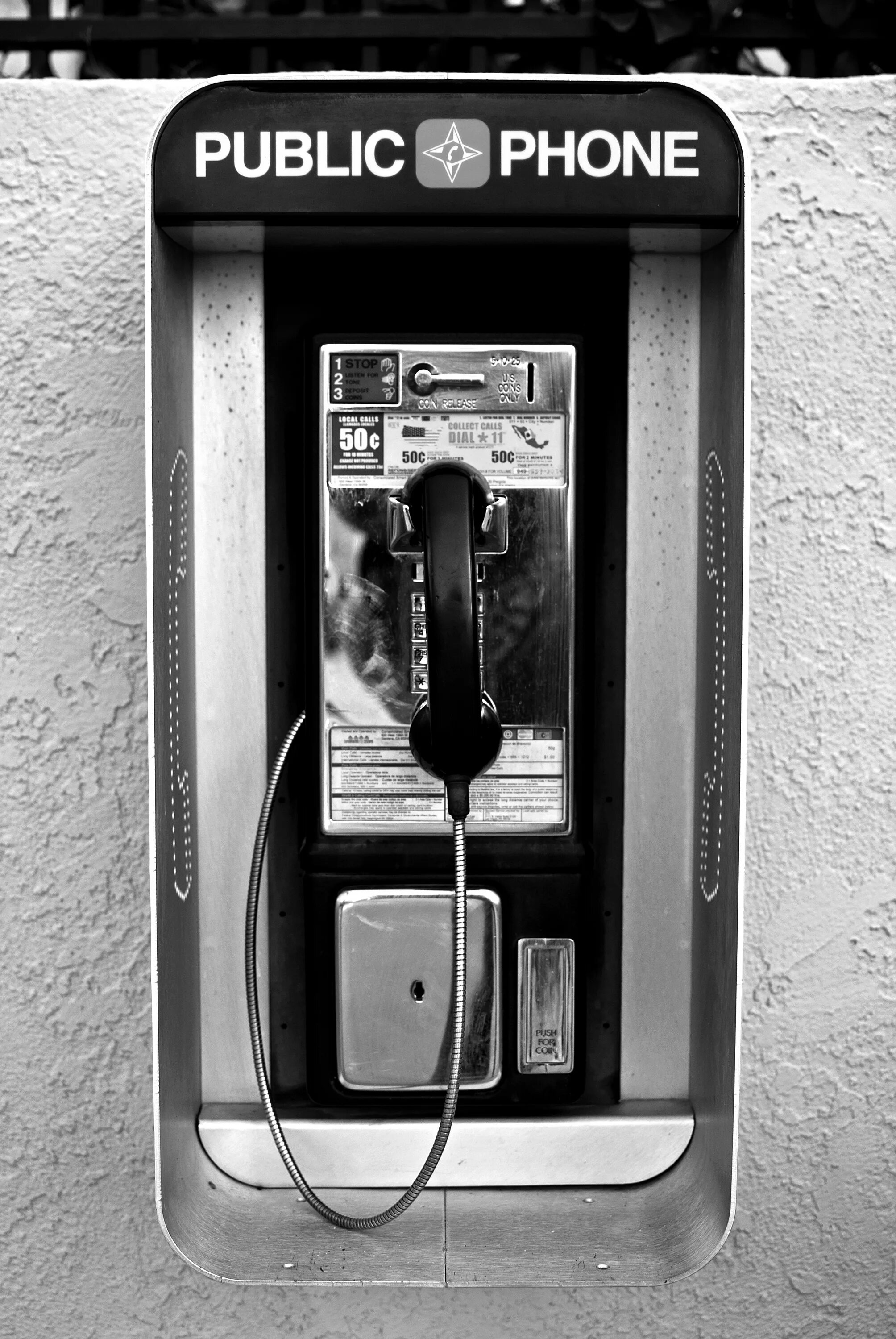 Стоп на телефоне. Public Phone. Public Phone фото. Сокращение telephone Phone. Телефон настенный "public Phone".