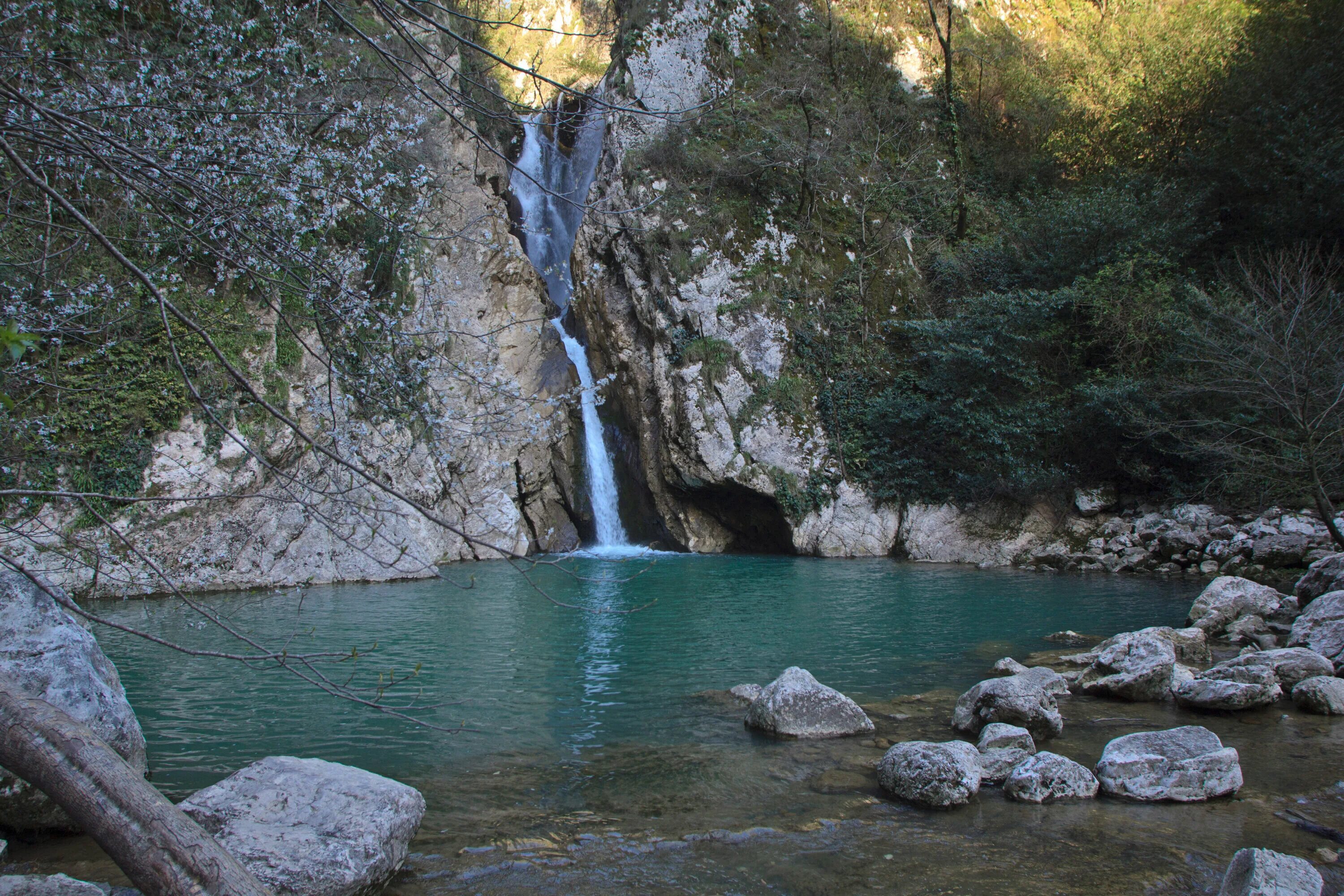 Агурские водопады краснодарский край. Агурские водопады Прометей. Агурские водопады река. Агурские водопады ноябрь.