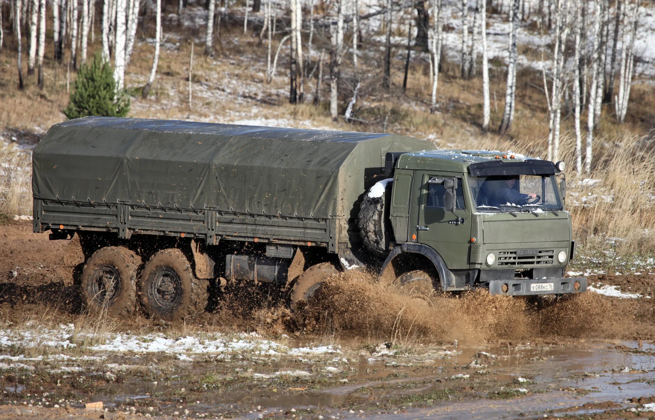 Военные машины камаз. КАМАЗ 6350 военный. КАМАЗ 6350 тягач. КАМАЗ-6350 Мустанг 8x8. КАМАЗ 6350 грузовой.