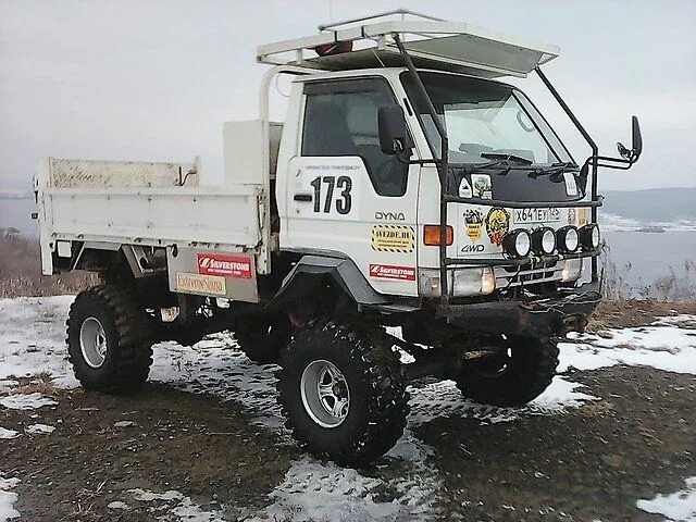 Мини полный привод. Toyota Dyna 4x4. Тойота Дюна двухкабинник 4х4. Тойота Дюна 4 ВД. Toyota Dyna 4x4 двухкабинник.