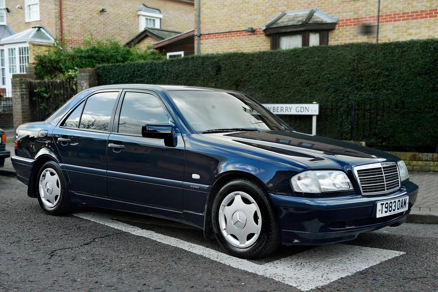 Mercedes benz c class w202. Mercedes benz c class w202 белый. Мерседес w202 c200. Мер 180. Мер 180.