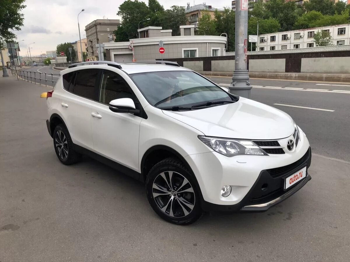 Купить тойота рав 4 2024. Toyota rav4 белая. Тойота рав 4 белая. Тойота рав 4 2014. Белая Тойота rav4.