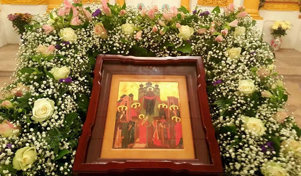 покровская церковь в красном селе. настоятель воскресенского собора в вичуге. вечерняя служба в храме. служба в храме в красном селе. богослужение в храме василия блаженного.