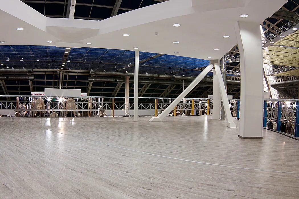 твк “тишинка” москва, тишинская площадь, 1. красный октябрь москва арт пространство. экспозиция мебели. необычные магазины. проект выставочного зала.