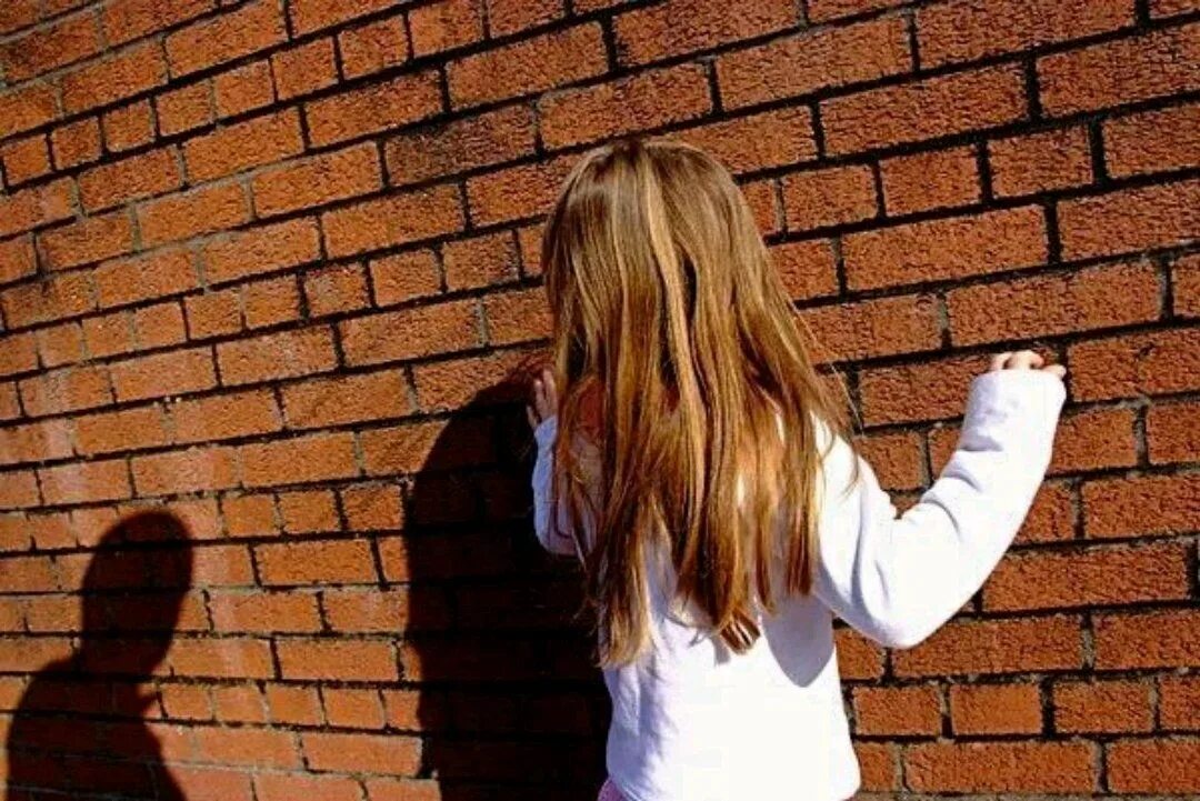 половые отношения с несовершеннолетней. девочка рыдает. самая педофильская игра. несовершенная девочка. анал с несовершеннолетней.