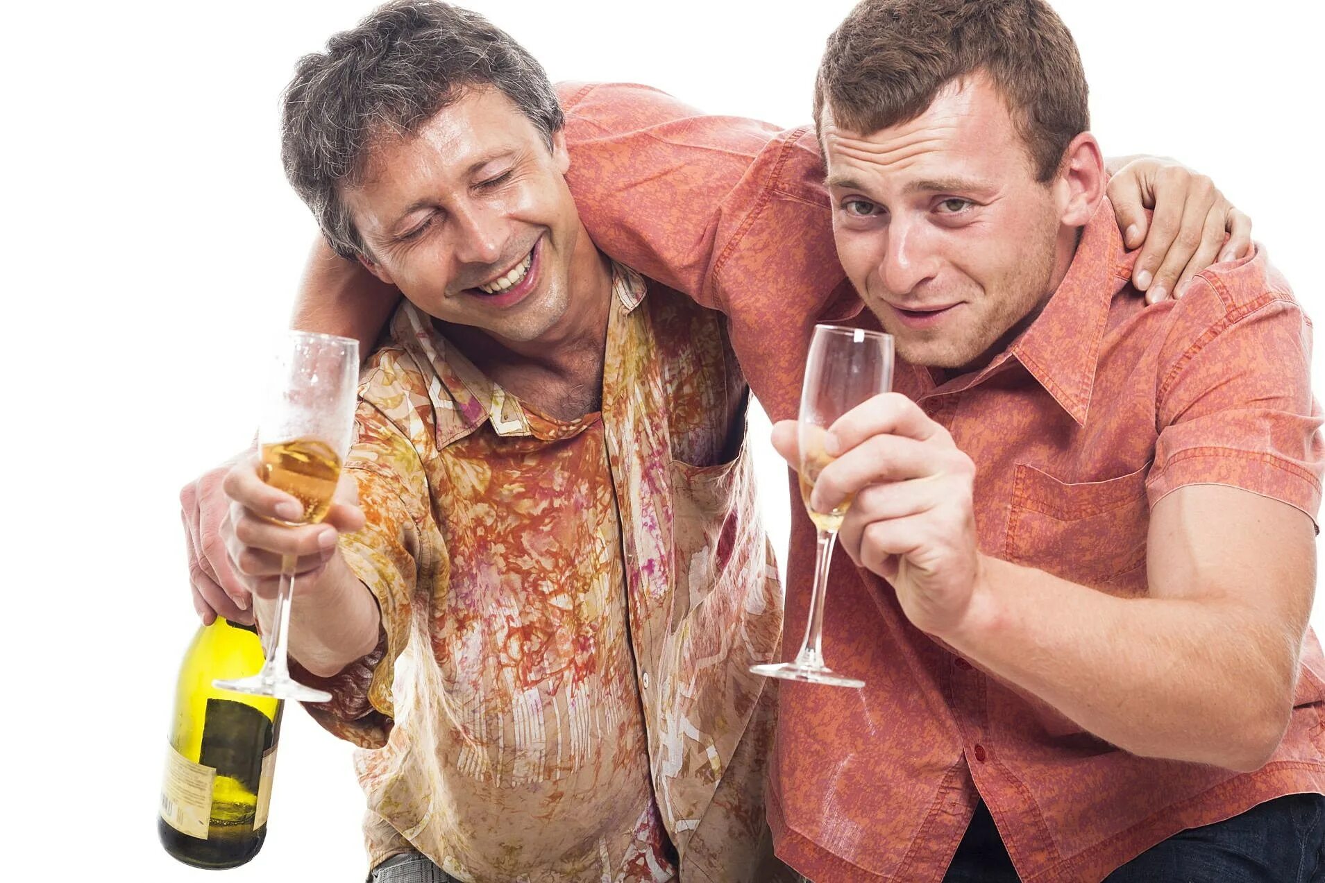 Мужчина выпивает. Мужчина и женщина выпивают. Два буду пьяным. Песня я сегодня буду пьяным буду грубияном. Два друга пьют.