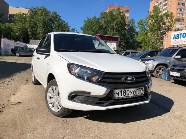Лада гранта серебристая. Грант глазов. Купить бу авто во владимире. Грант глазов. Лада-гранта цена в автосалонах глазова классика.