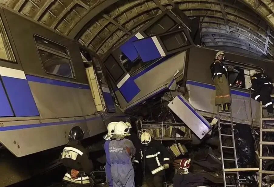 Катастрофа в московском метрополитене. Катастрофа в московском метрополитене 2014. катастрофа в московском метрополитене 15 июля 2014 года. авария в московском метрополитене 2014. авария вимосковском метро в 2014 году.
