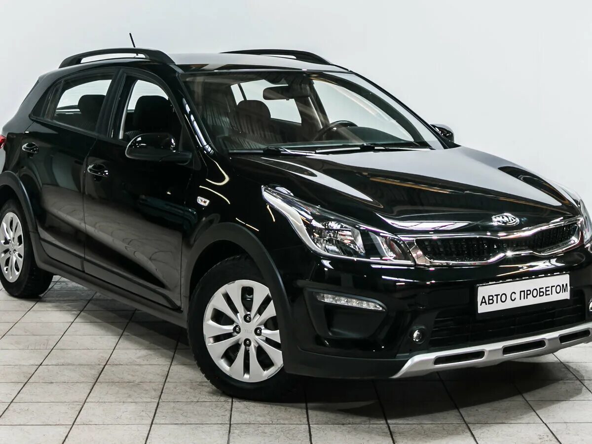 Купить б/у Kia Rio IV X-Line 1.6 MT (123 л.с.) бензин механика в Москве: чёрный 