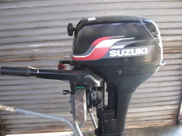 Лодочный мотор suzuki dt 9. 9 2х тактный. Suzuki 9. Сузуки двухтактная 9. 9.