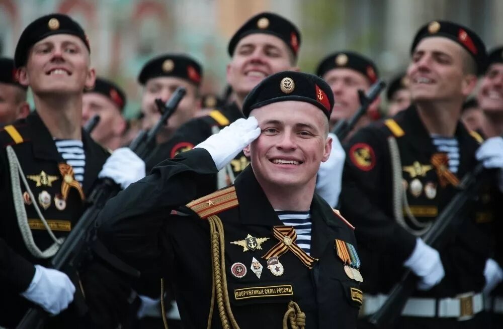 542 одшб морской пехоты. Морская пехота россии черные береты. Парадная форма офицеров морской пехоты вс рф. 155 обрмп тоф. Парадная форма морских пехотинцев рф.