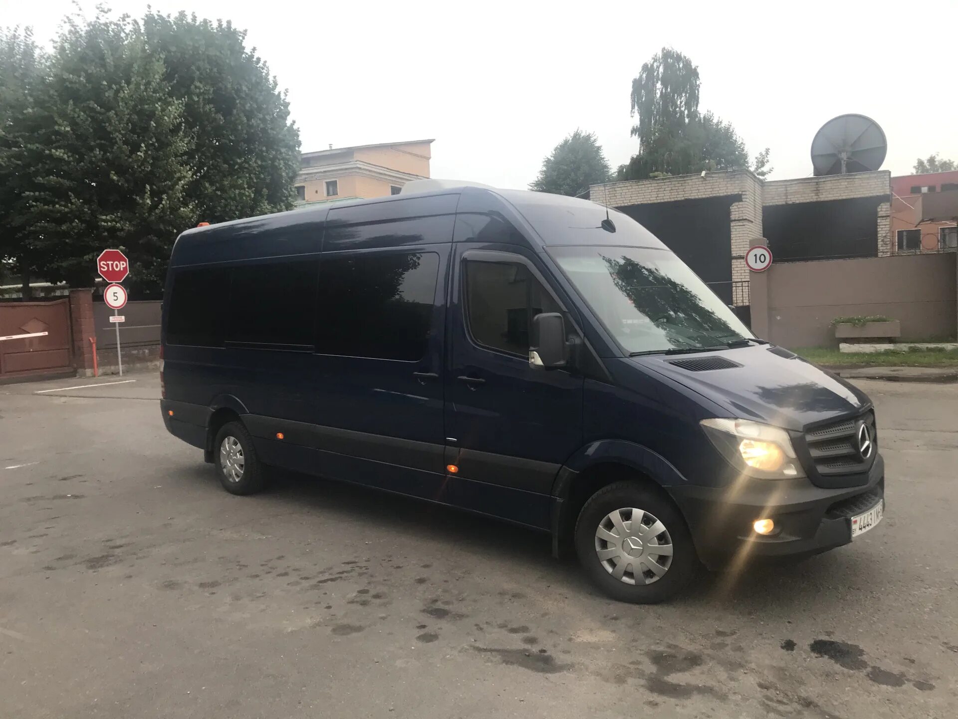 Купить спринтер новосибирск. Мерседес Спринтер 319. Sprinter 319 категория. Sprinter 319tdi. Спринтер макси.