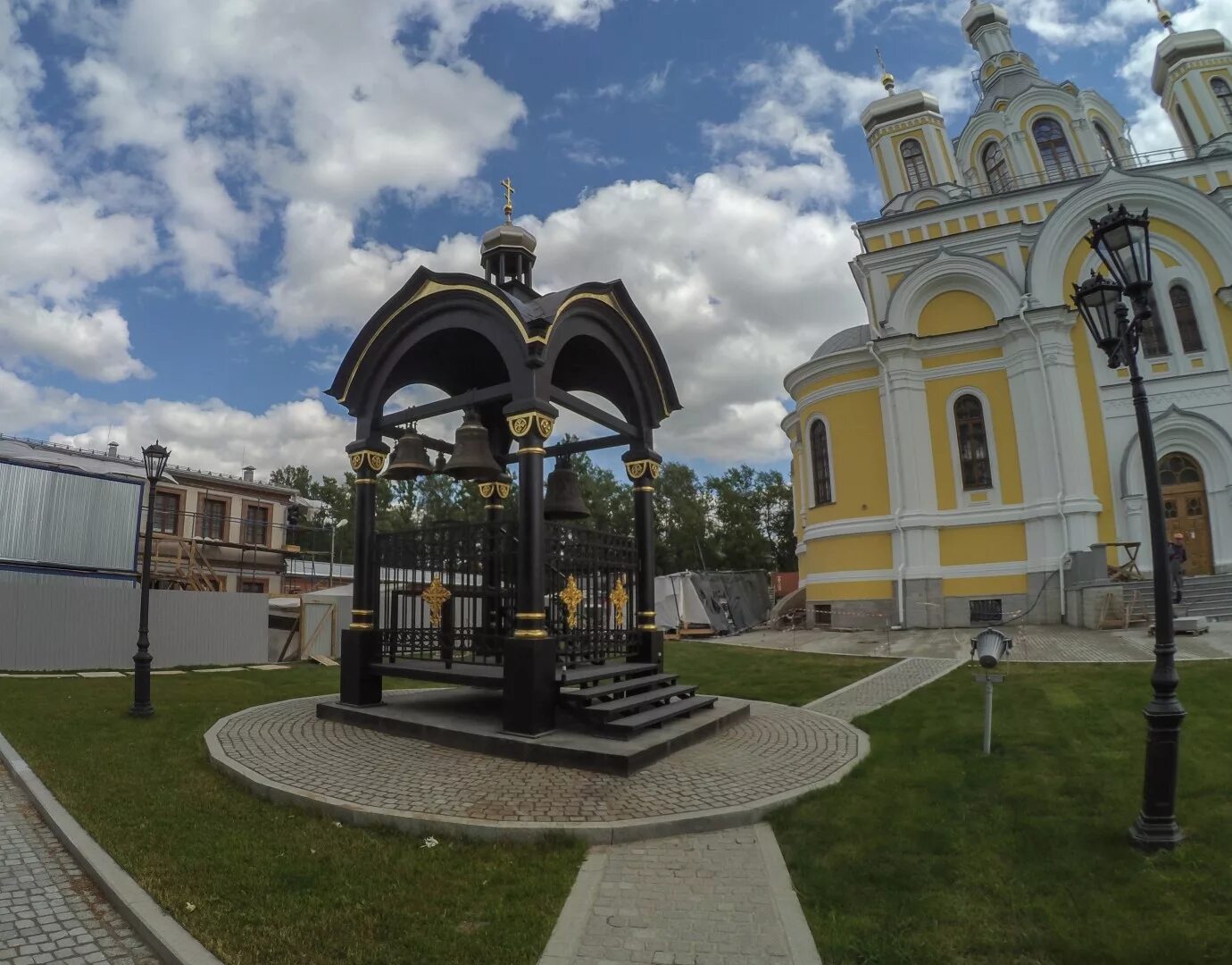 Монастыри подворья спб. Подворье Череменецкого монастыря в Санкт-Петербурге. Монастырь мужской Питер подворье. Иоанно-Богословская Церковь Санкт-Петербург. Ломоносов подворье Городищенского монастыря.