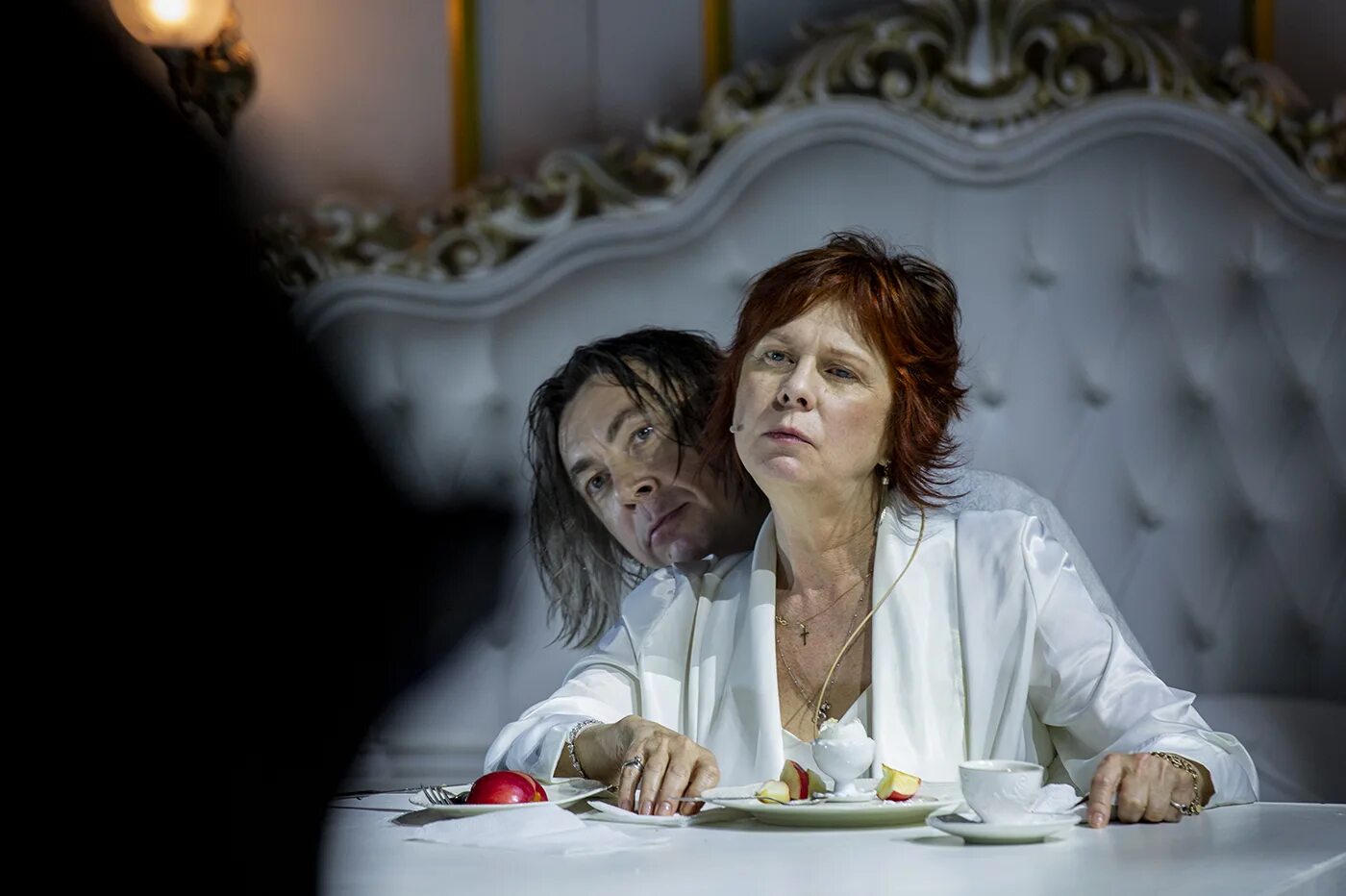 Сцена. Спектакль медея тюз саратов фото. Мтюз стюарт. Мтюз стюарт. Мтюз стюарт.