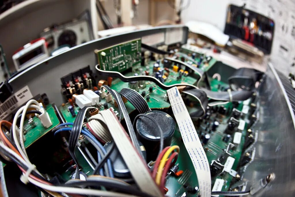 Музыкальное оборудование. Мастерская бытовой техники. Ремонт звукового. Ремонт профессионального звукового оборудования. Мастер по ремонту телевизоров.