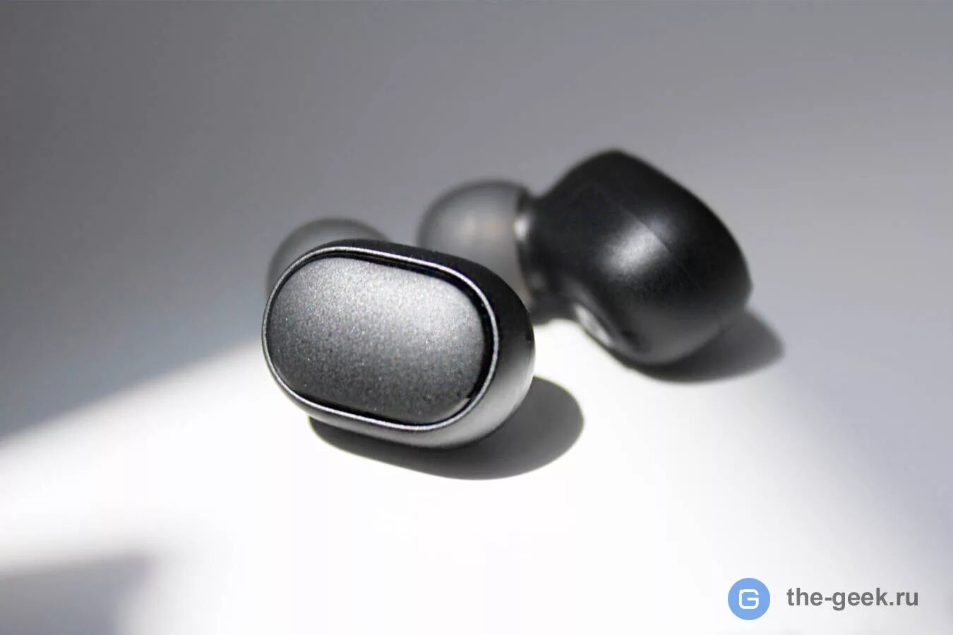 Xiaomi redmi airdots 2. Xiaomi airdots 3 pro коробка. Наушники xiaomi airdots 3. Readme airdots. Беспроводные наушники сяоми редми.