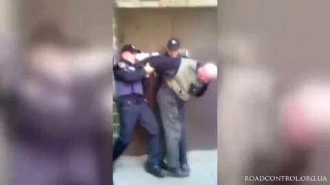 Избили дедов