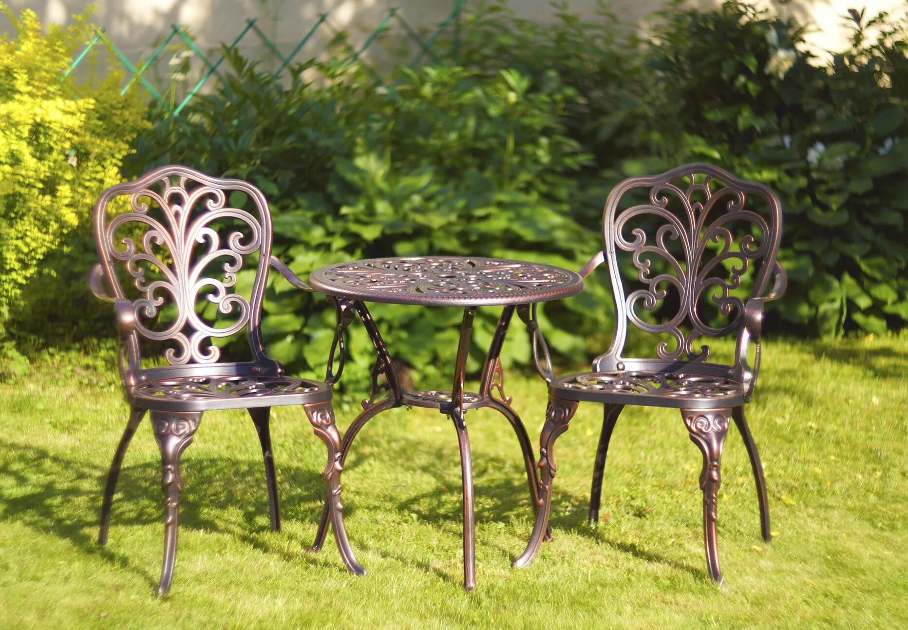 Садовая мебель из алюминия. Мебель из литого алюминия Наварра. Кованая Садовая мебель. Садовая мебель металлическая. Кованые столы и стулья для сада.
