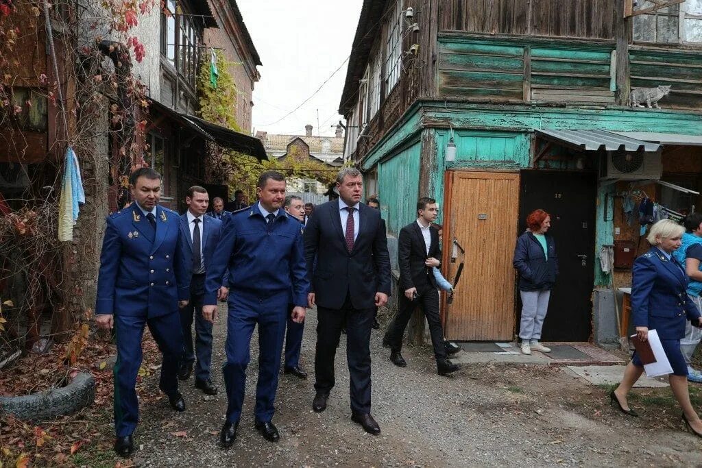 аварийный дом. расселение аварийного жилья. новости расселения. российские многоэтажки. дом в аварийном состоянии.