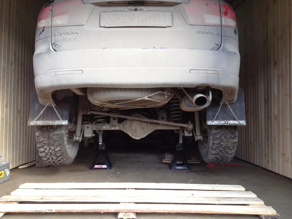Поменял передний правый амортизатор. 30,03,2019 - SsangYong Kyron, 2 л, 2008 год