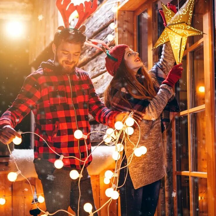 Festive. Гирлянда новогодняя. Обед на рождество. Новогодний стол. Новогодние огоньки.