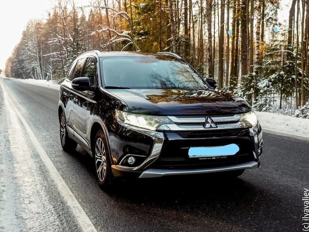 Mitsubishi Outlander 2015. Mitsubishi Outlander 2016. Митсубиси Аутлендер 2016. Митсубиси Аутлендер 2016 черный. Mitsubishi outlander 2015 год