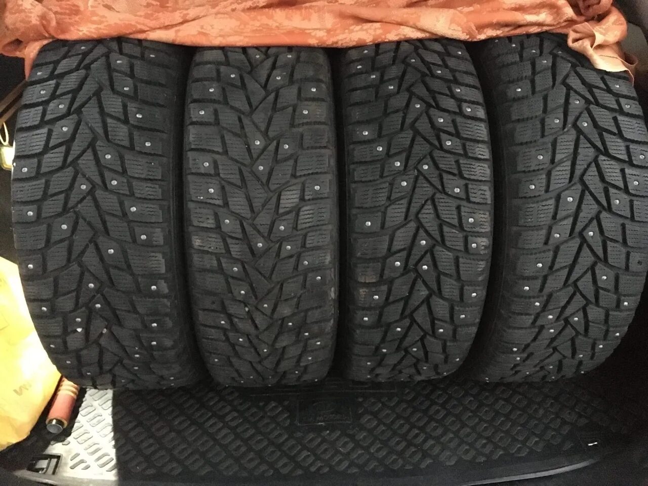 Винтер айс шины. Dunlop Winter Ice 02. Шины Dunlop r17 225/60 зима дром. Шины 4. Dunlop. Данлоп айс 02 фото.