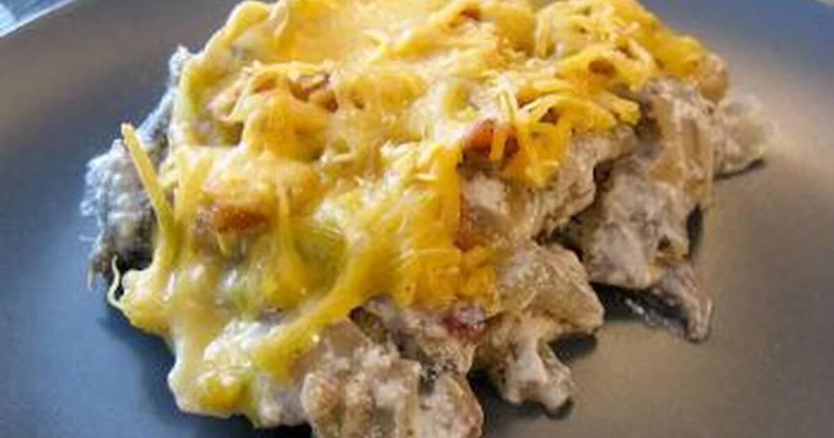 Жюльен с курицей и грибами на сковороде. Жульен с курицей и грибами в духовке. Жюльен из курицы с грибами. Джульен. Жульен с курицей и грибами в мультиварке.