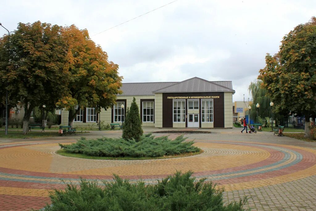 П борисовка белгородская. Борисовка Белгородская область. Борисовка площадь Белгородской области. Площадь поселок Борисовка. Парк в Борисовке Белгородской области.