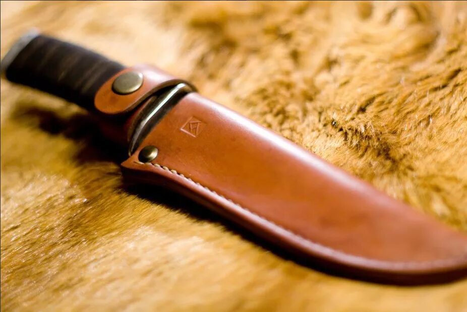 Ножны фото. Ножны для ножа охотник fb932m. Кожаные ножны для ножа. Чехол для охотничьего ножа. Кожаные ножны для охотничьего ножа.