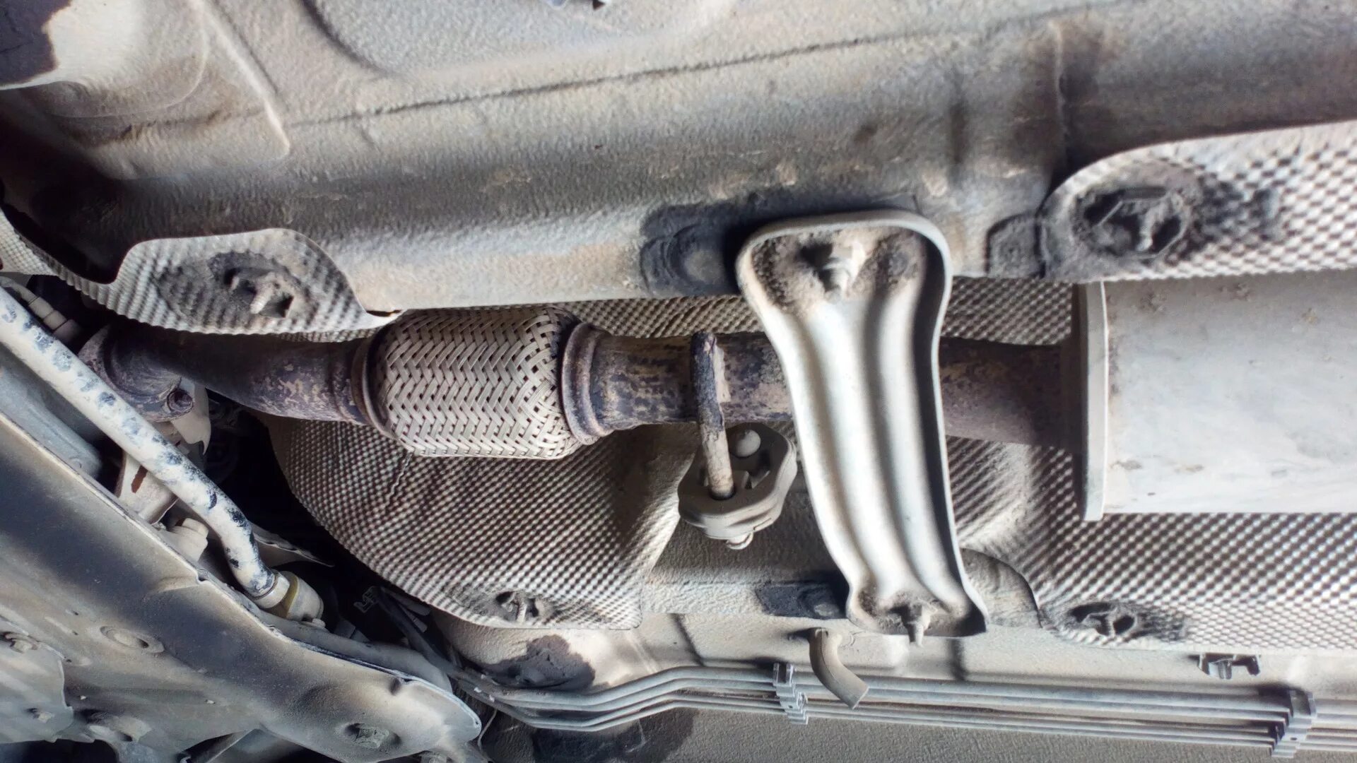 Гофра х рей. Гофра х рей. Гофра х рей. Гофра х рей. Приёмная труба глушителя ларгус 8 клапанов с гофрой.