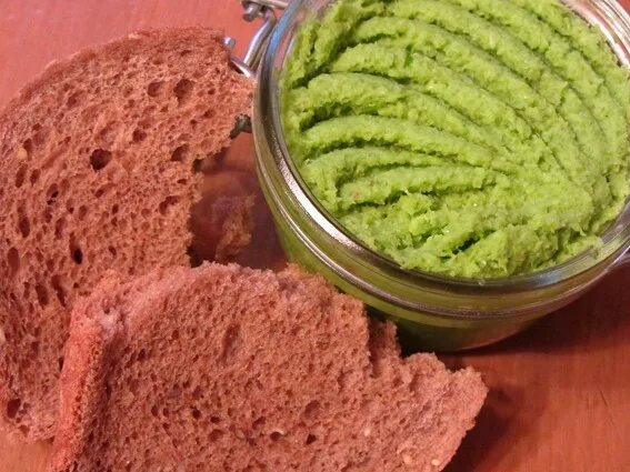 Рецепт чеснока через мясорубку на зиму. Стрелки чеснока через мясорубку.. паста из чесночных стрелок. намазка из чесночных стрелок. паста из чесночных стрелок на зиму.
