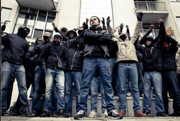 Ultras вектор. Логотип ультра бригады слободы. Ultras style. Стиль ультрас в одежде. Ultras стиль.