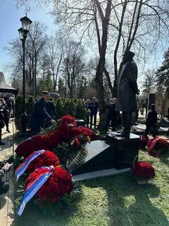 Могила бессмертного