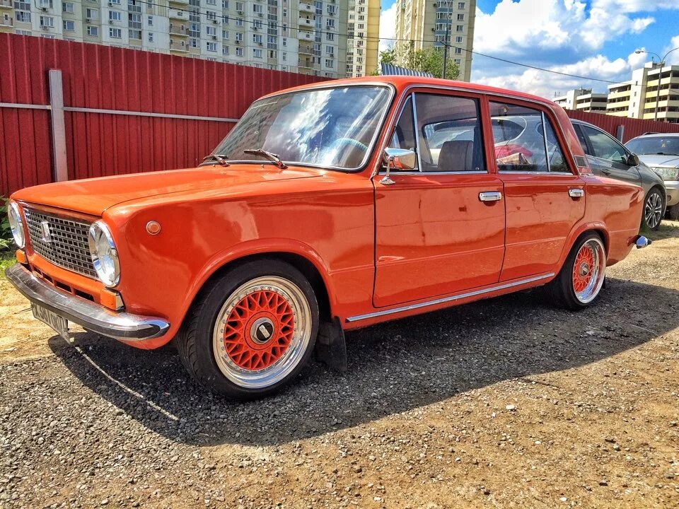 Ваз 2101 r16. Разболтовка 2101. Ваз 2101 r15. Ваз 2107 bbs rs. Ваз 2101 r15.
