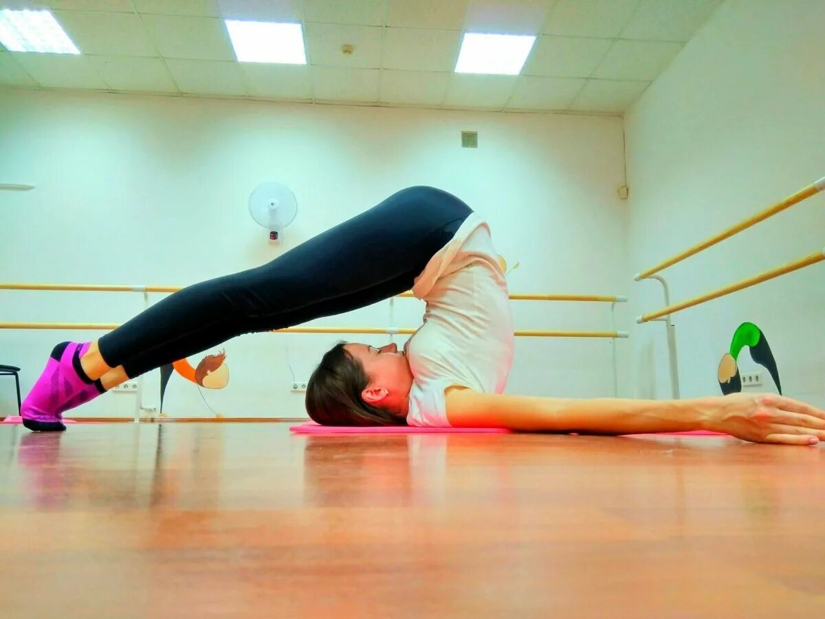 Астрон групповые занятия. Растяжка б. Растяжка гибкость. Растяжка б. Растяжка б.