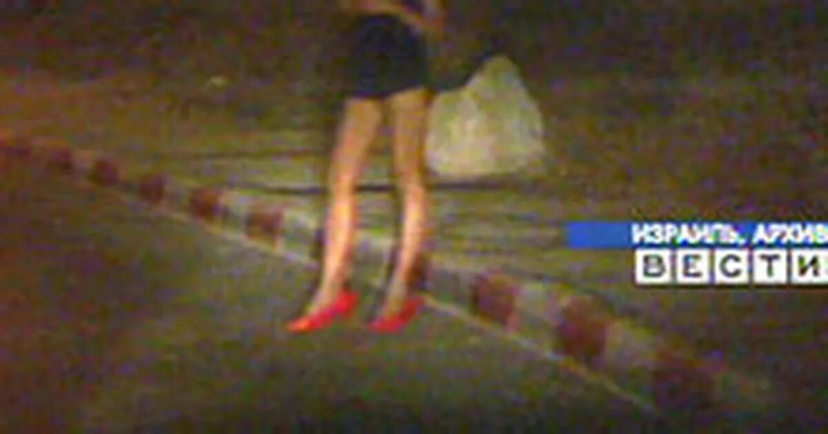 Русские девушки в турции в рабстве. Рабство в турции девушки. Девушка в рабстве 10 лет. Энн шаррье дом терпимости. Женское рабство.