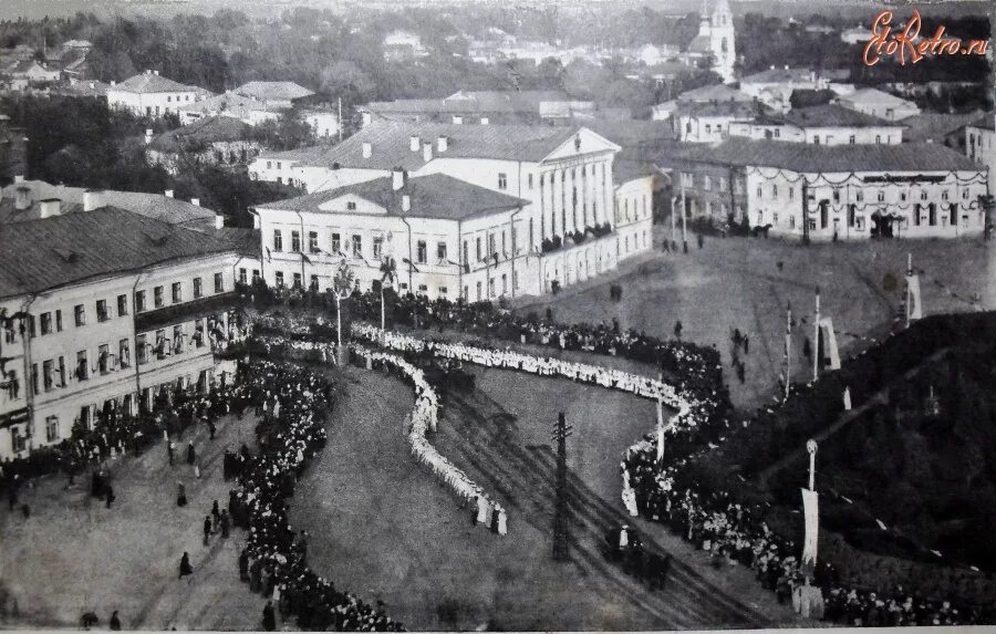 Сто лет тому назад дата выхода. Сусанинская площадь 1913. Кострома Старая Сусанинская площадь. Кострома площадь Романовых. Сусанинская площадь в Костроме до революции.