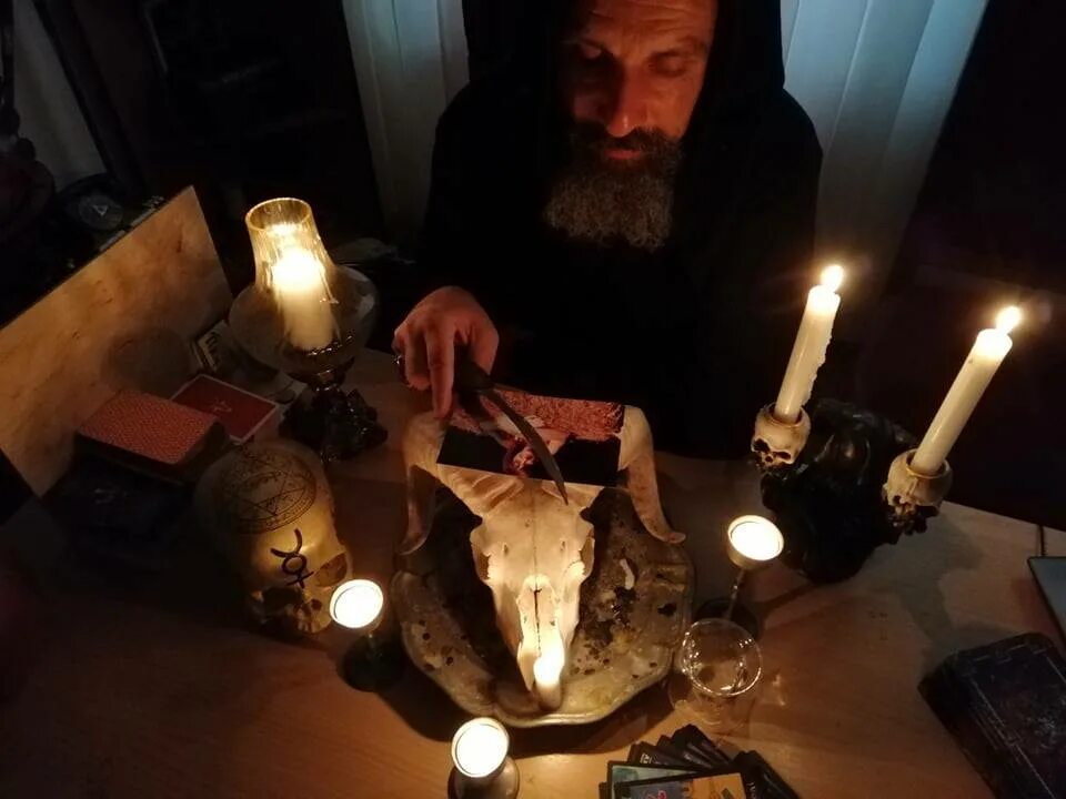 Снять порчу экстрасенсов