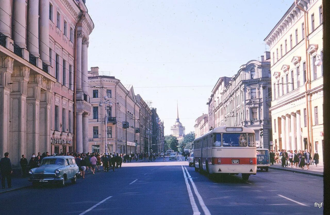 Страна с городом ленинградом